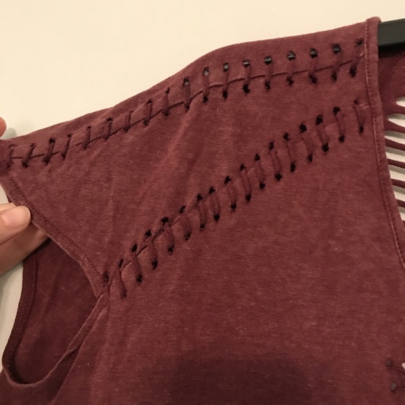 maroon cut out cap sleeve top - Picture 4 of 4